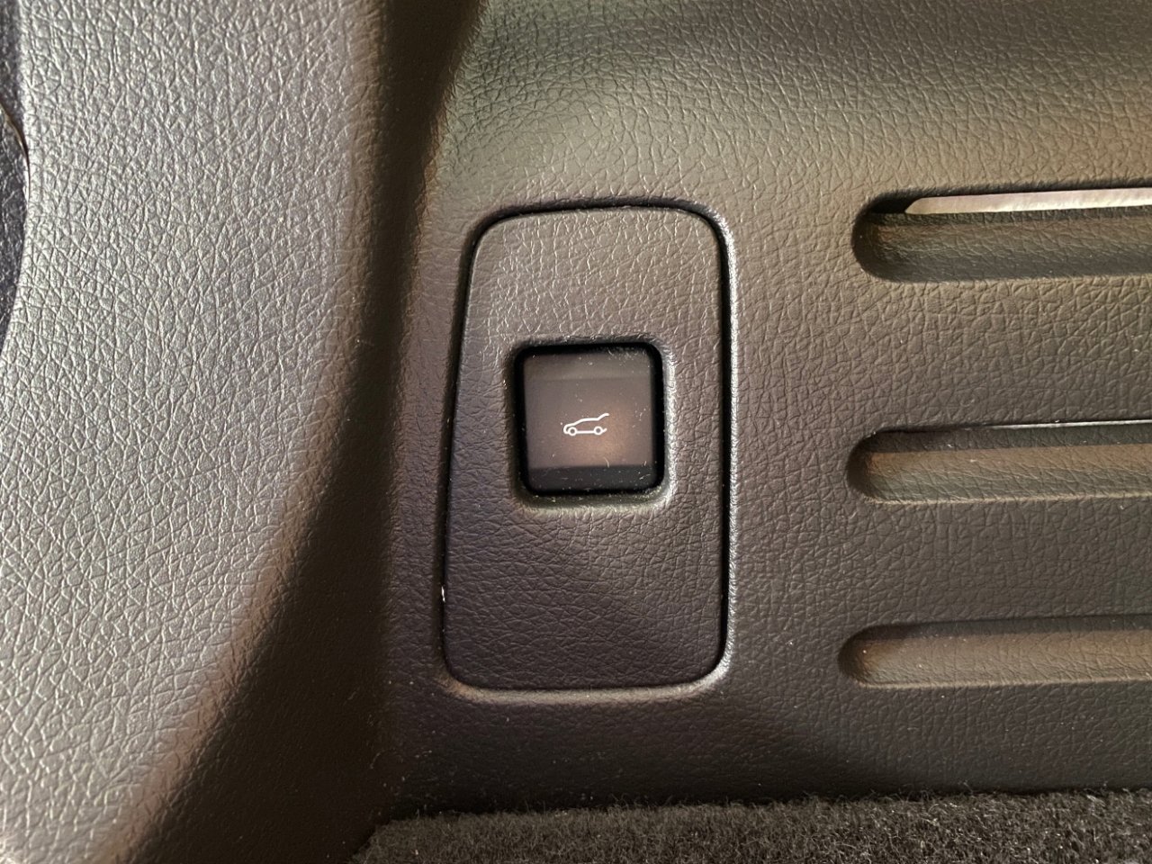 Used 2014 Ford Edge Sport w/ Driver Entry Package image 22