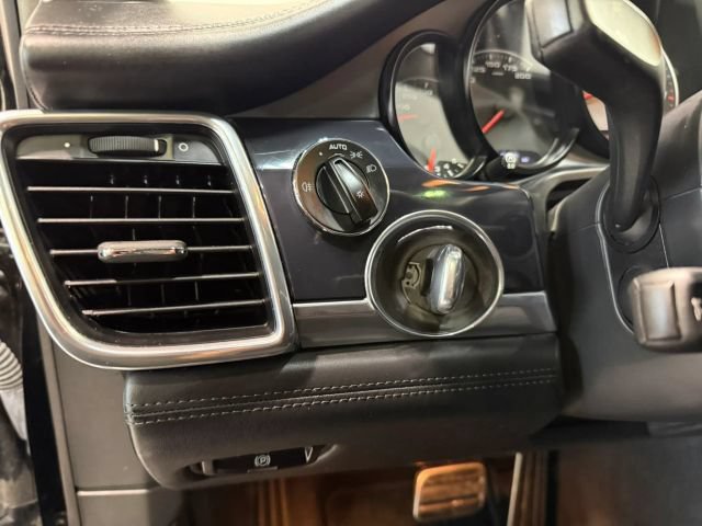 Used 2012 Porsche Panamera S RWD image 18