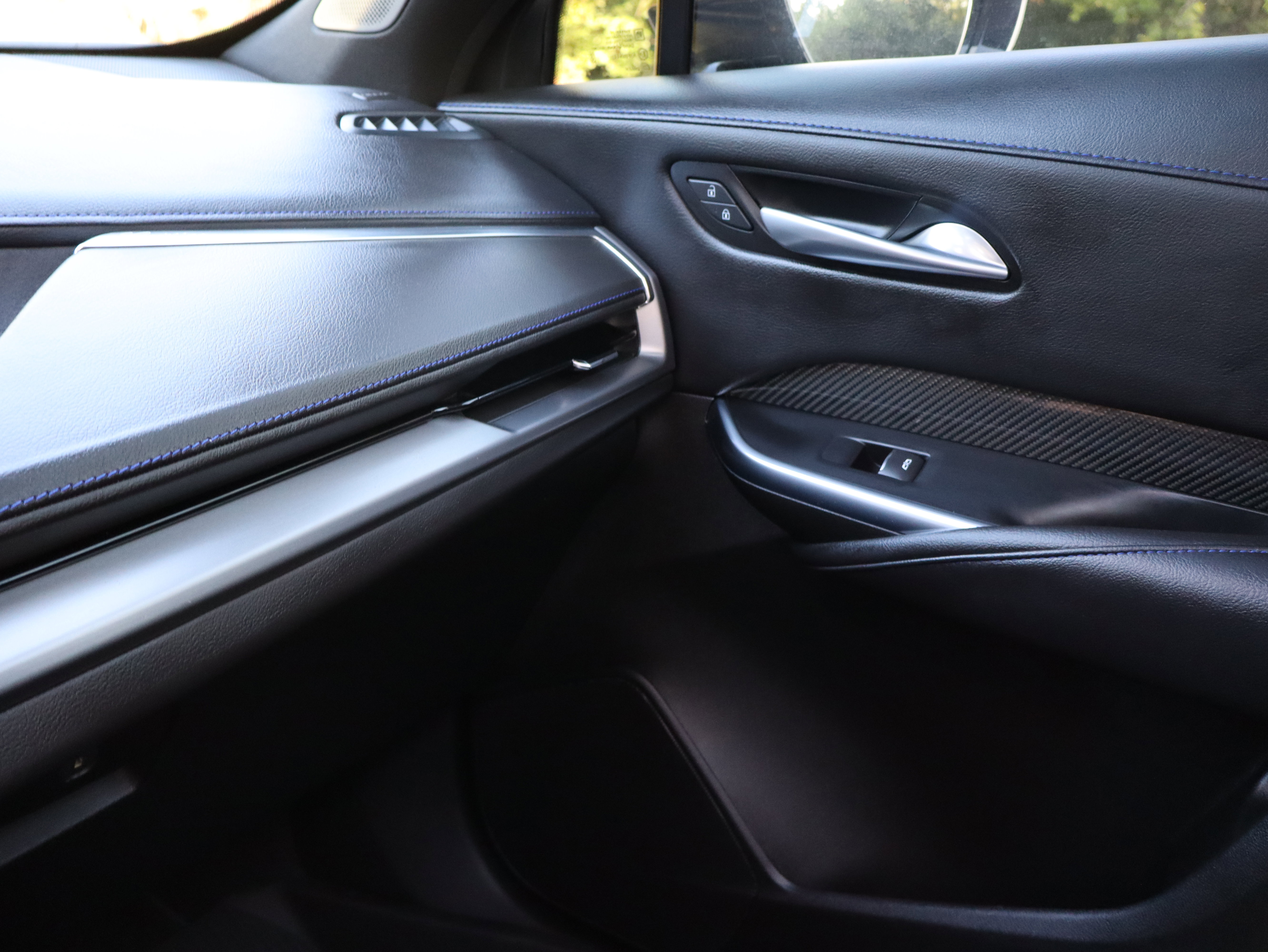 Used 2024 Cadillac XT4 Sport image 38