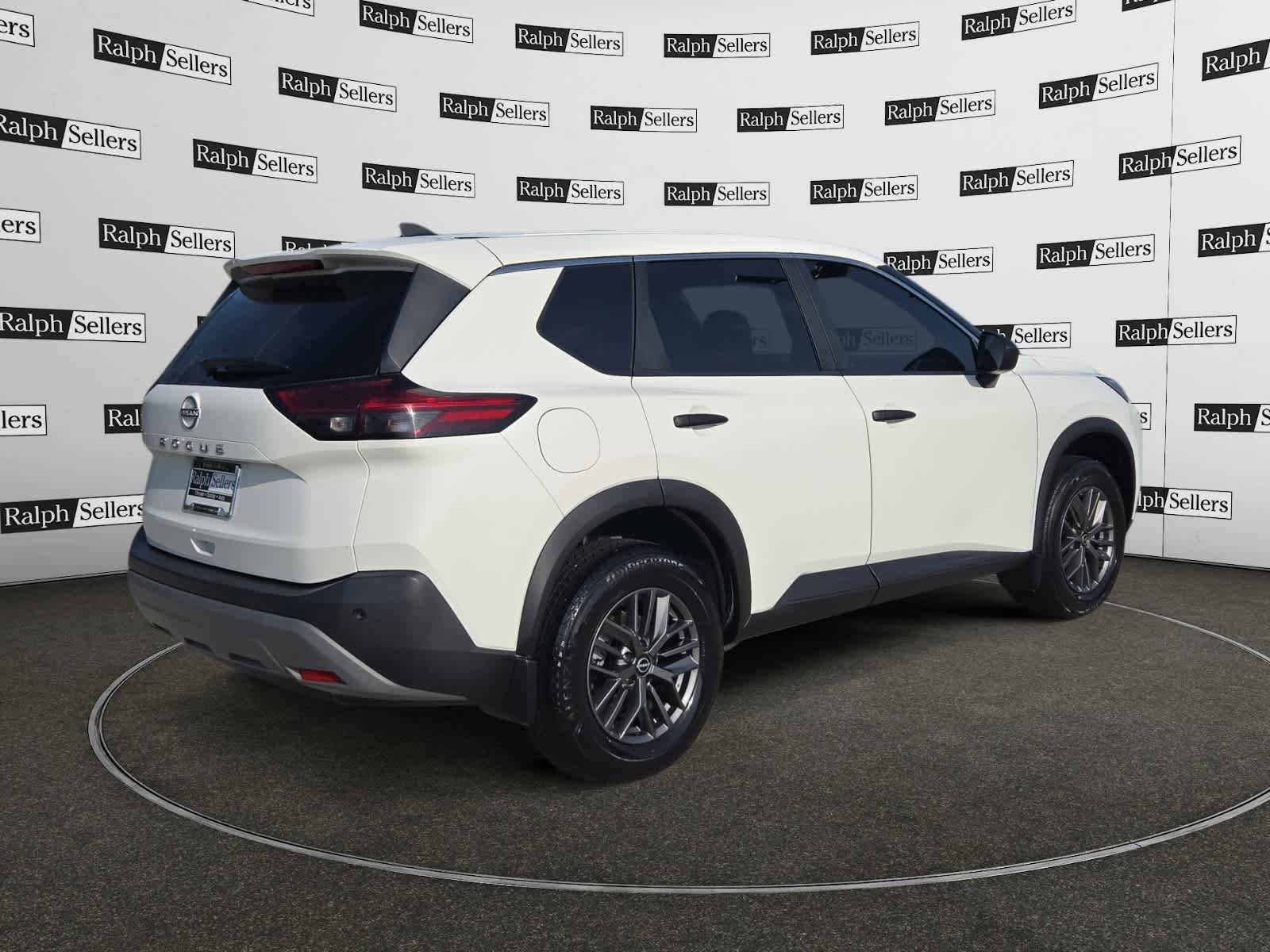 Used 2022 Nissan Rogue S FWD image 6