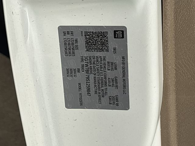 New 2025 GMC Savana 2500 Extended w/ Driver Convenience Package image 27