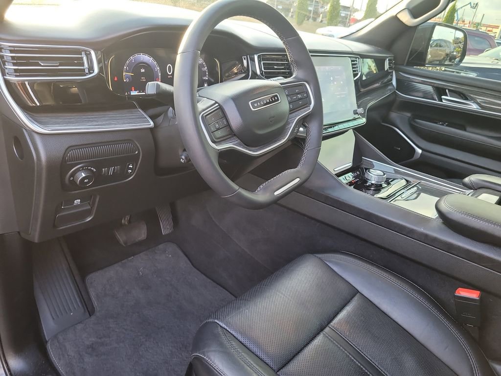 Used 2022 Jeep Wagoneer Series III w/ Premium Group I image 18