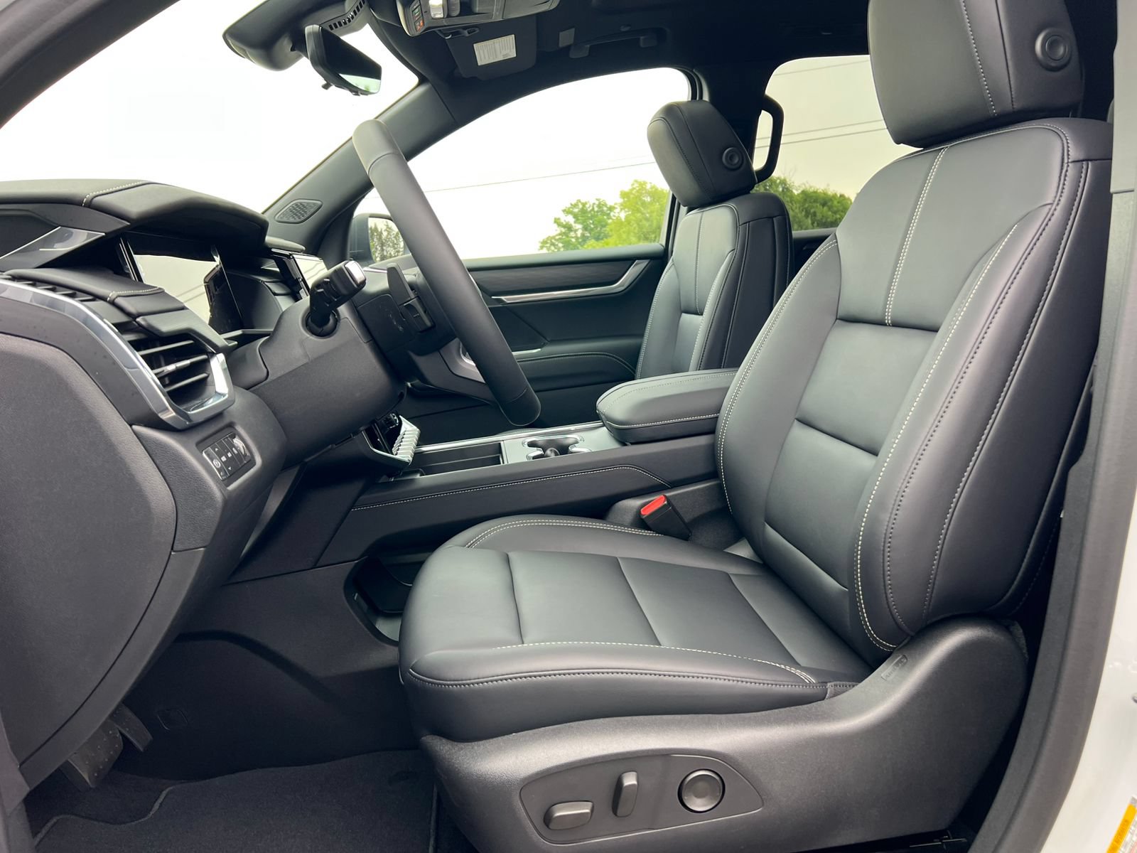 New 2026 GMC Acadia Elevation w/ Black Edition AWD/4WD image 4