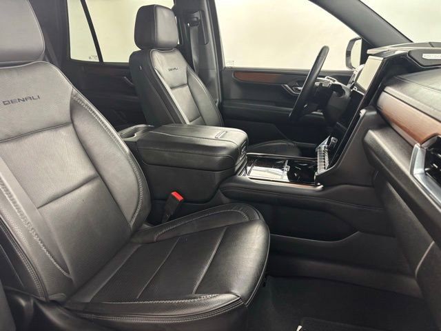 Used 2025 GMC Yukon Denali image 19