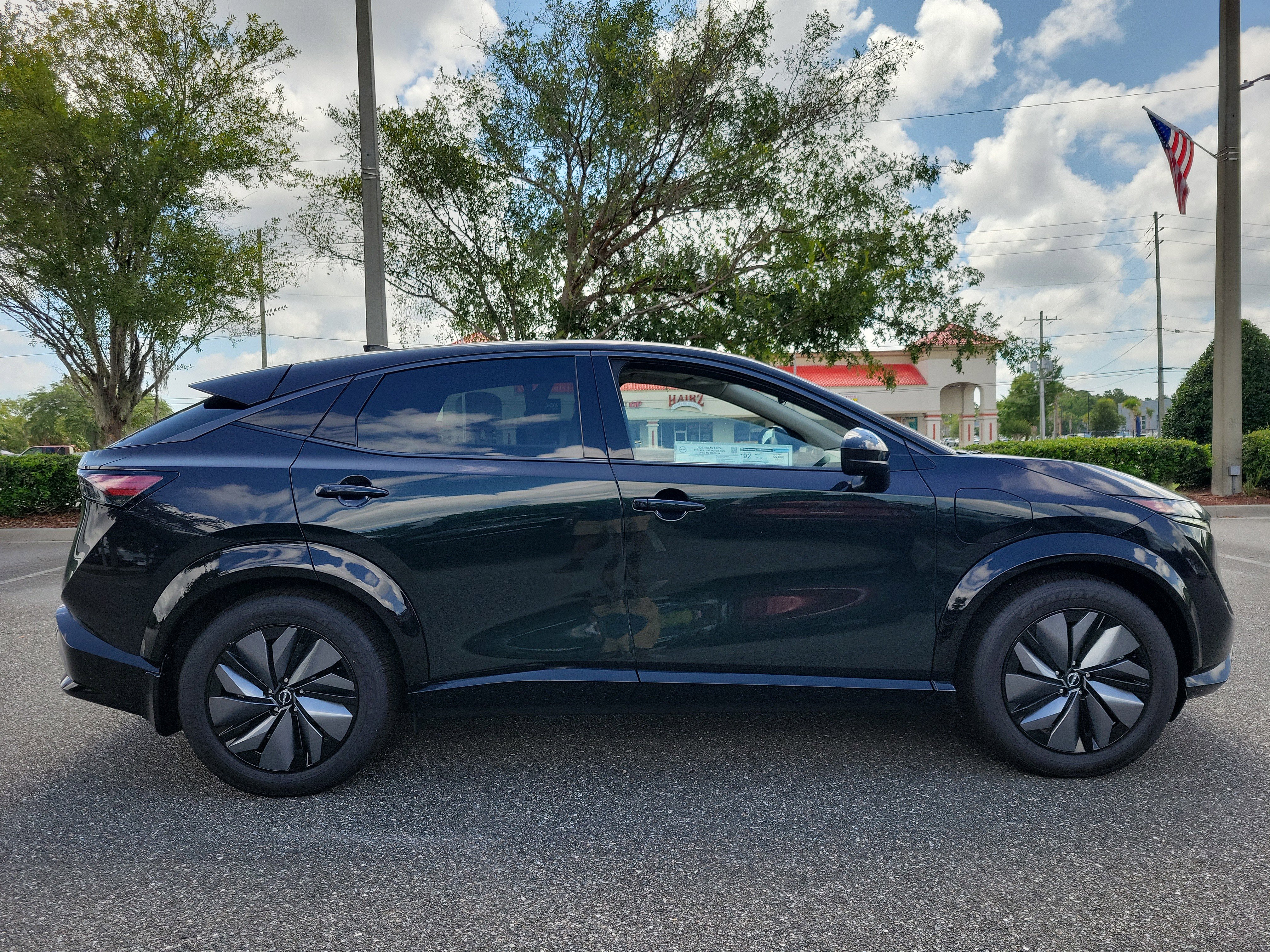 New 2025 Nissan Ariya AWD image 3