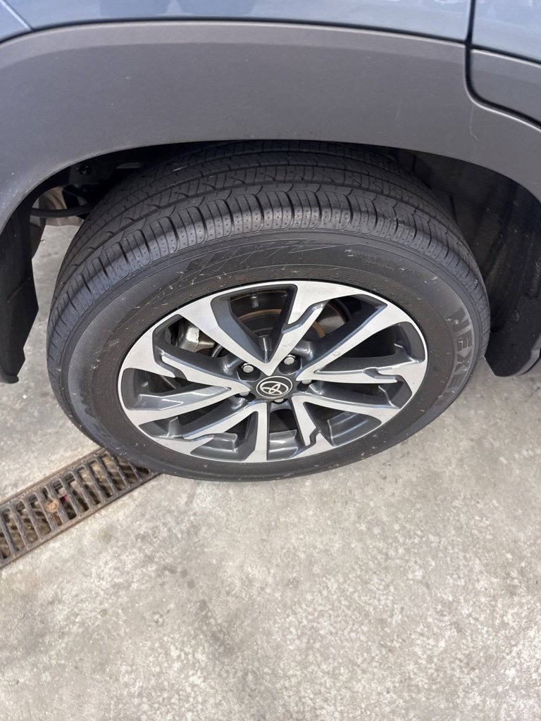 Used 2023 Toyota Corolla Cross XLE image 18