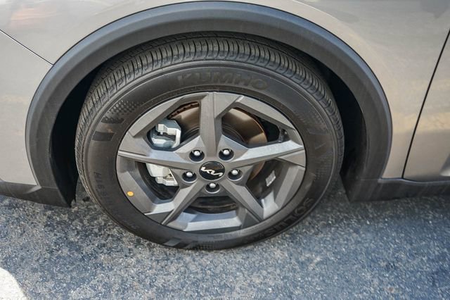 Used 2025 Kia K4 LXS image 9