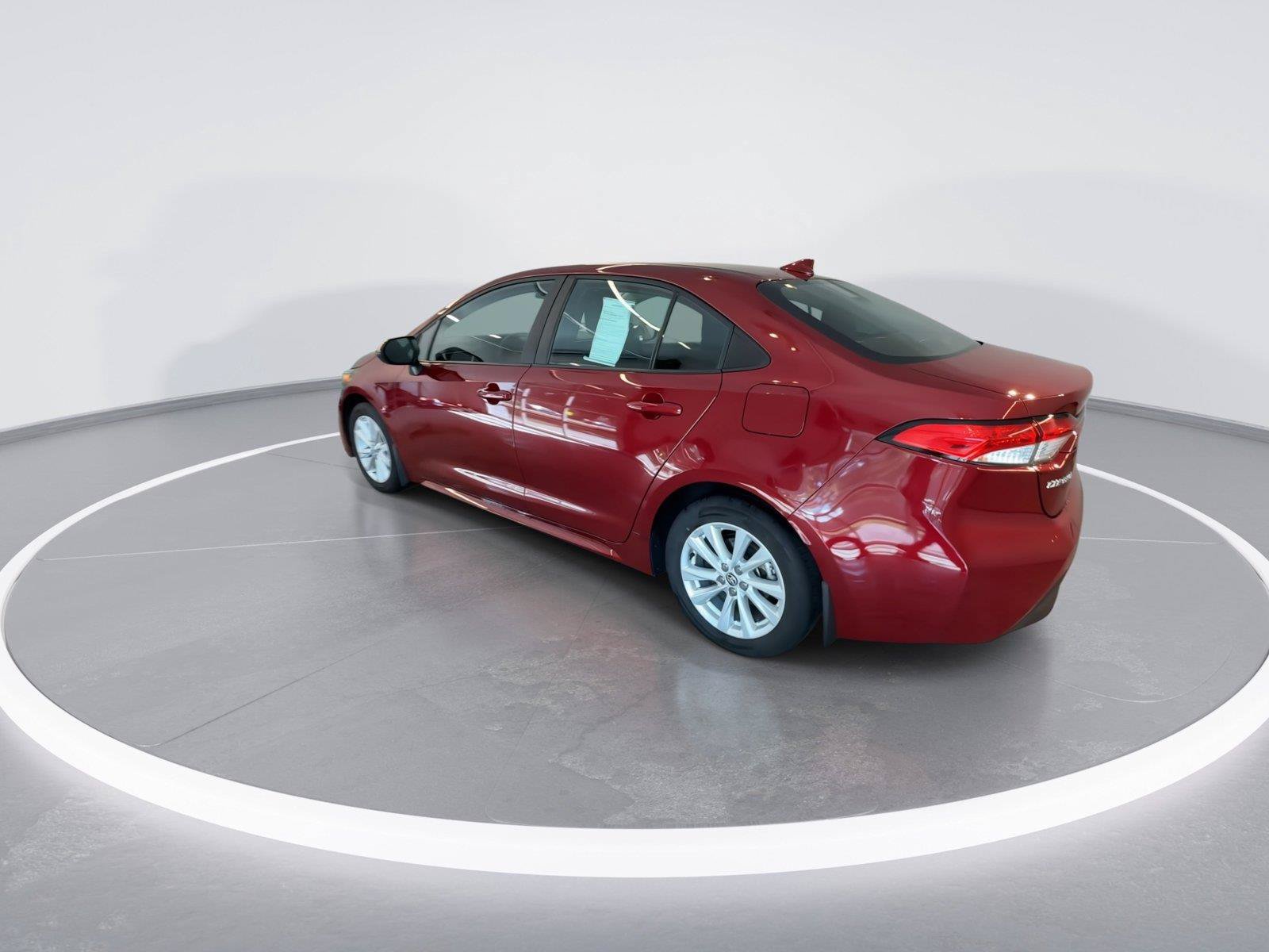 Used 2024 Toyota Corolla LE w/ LE Convenience Package FWD image 5