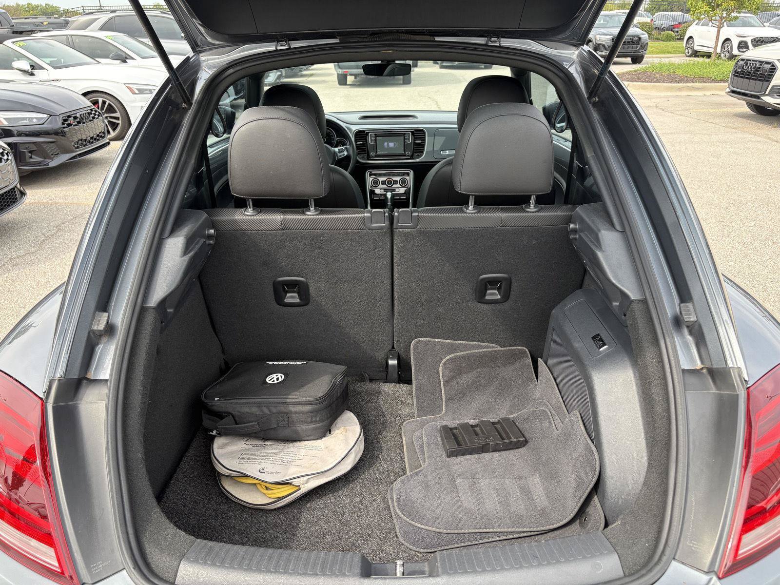 Used 2019 Volkswagen Beetle 2.0T SE w/ SE Premium Package FWD image 24