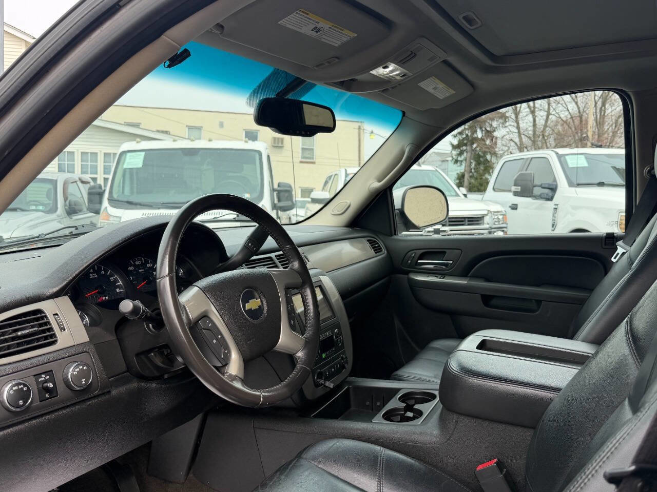 Used 2010 Chevrolet Avalanche LT w/ Luxury Package AWD/4WD image 10