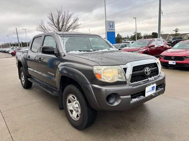 Used 2011 Toyota Tacoma PreRunner w/ SR5 Pkg #2 image 3