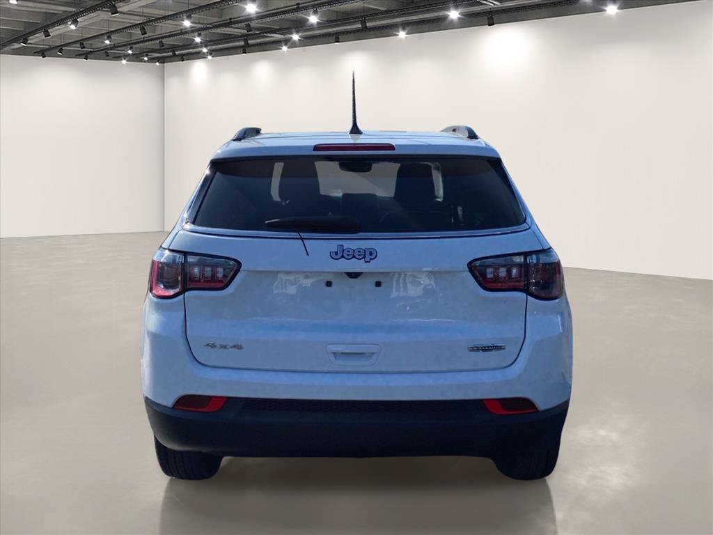 Used 2022 Jeep Compass Latitude AWD/4WD image 6