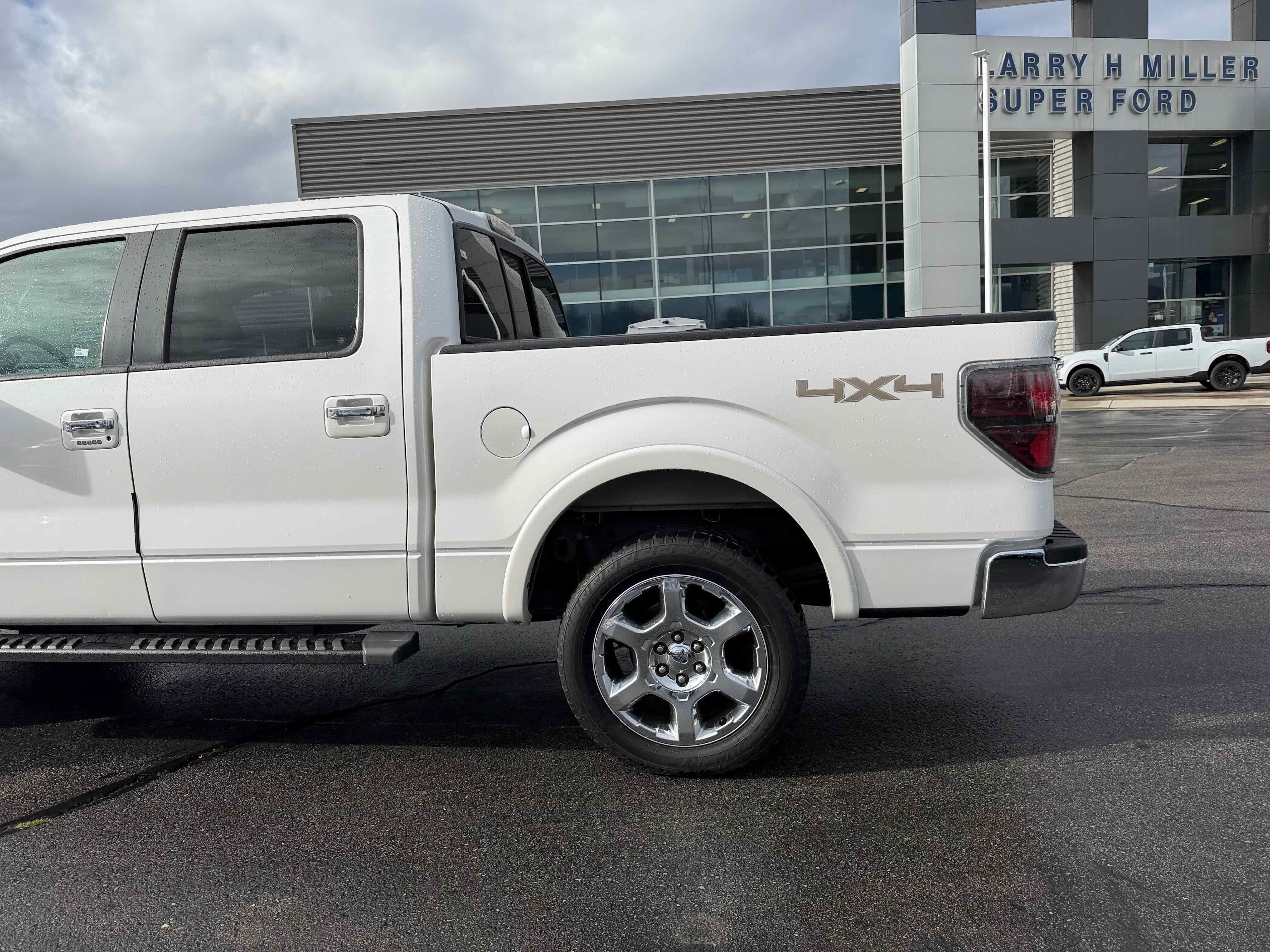 Used 2013 Ford F150 Lariat w/ Luxury Equipment Group image 4