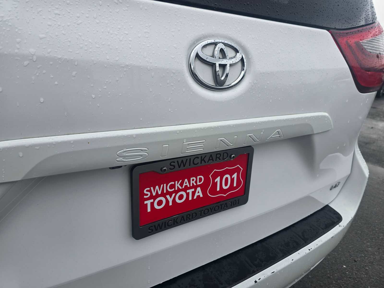 Used 2020 Toyota Sienna LE FWD image 16