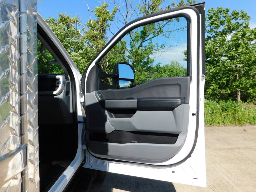 Used 2023 Ford F550 4x4 Regular Cab Super Duty image 73