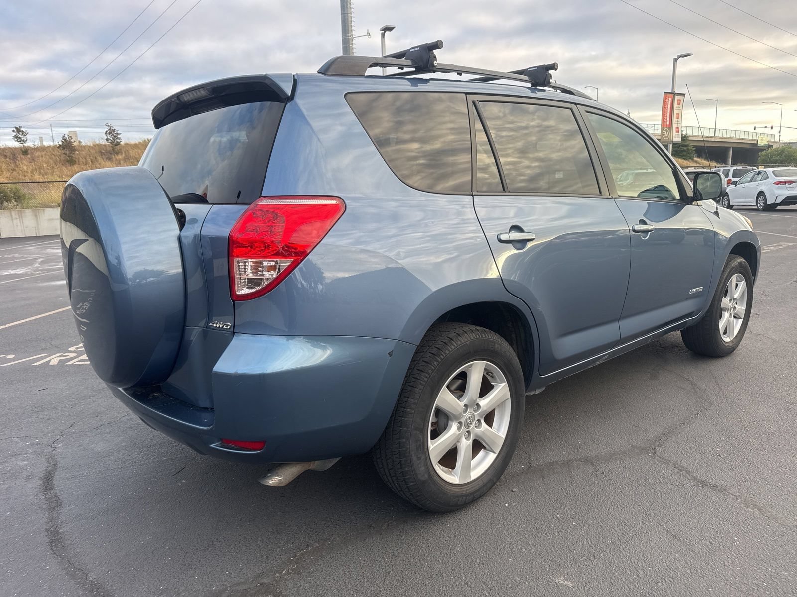 Used 2007 Toyota RAV4 Limited AWD/4WD image 8