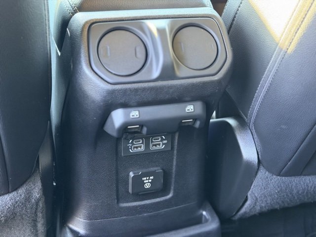 Used 2019 Jeep Wrangler Unlimited Sahara image 23
