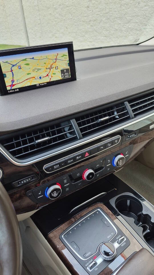 Used 2017 Audi Q7 3.0T Premium Plus image 38