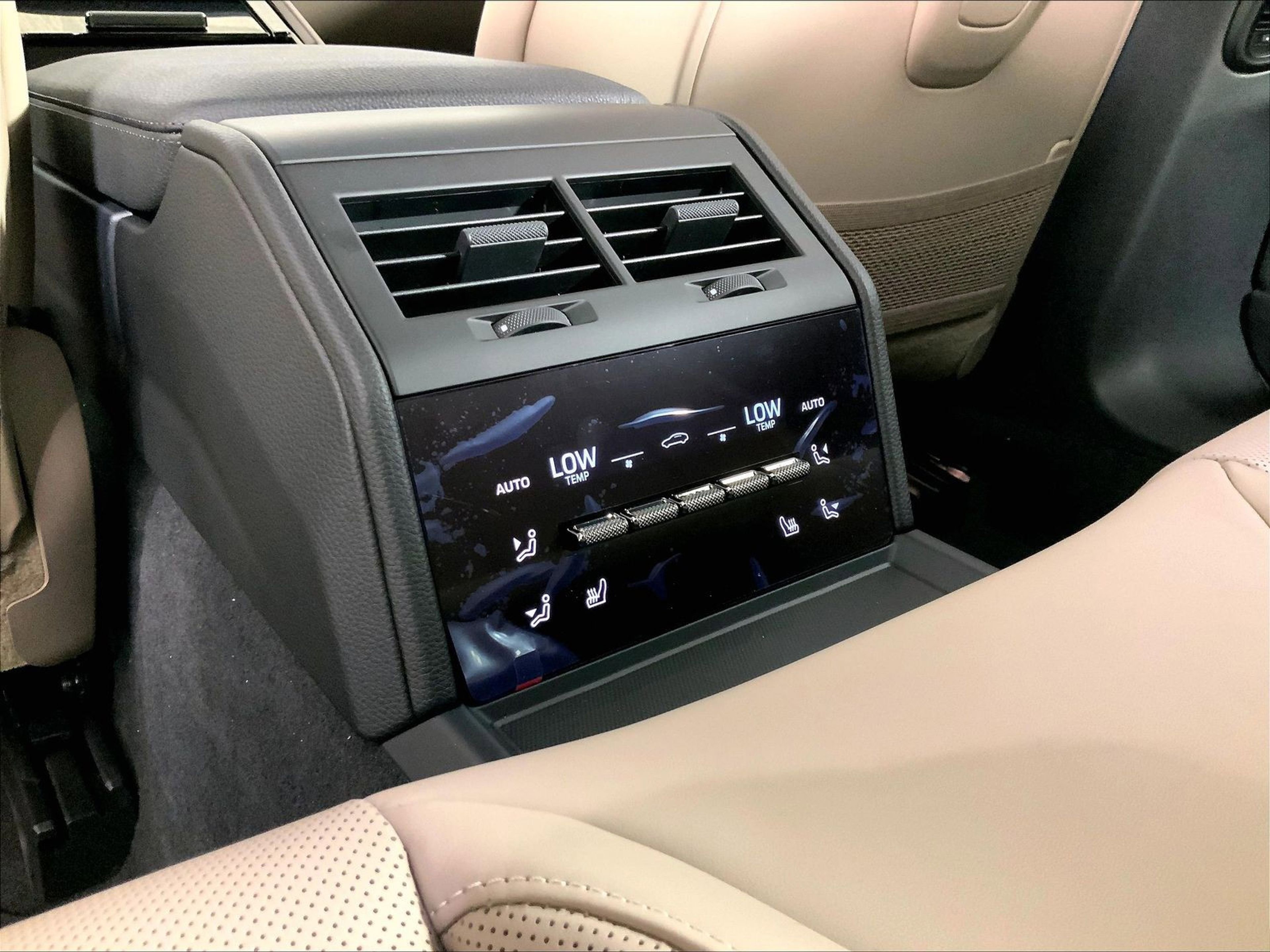 New 2026 Porsche Panamera RWD image 18