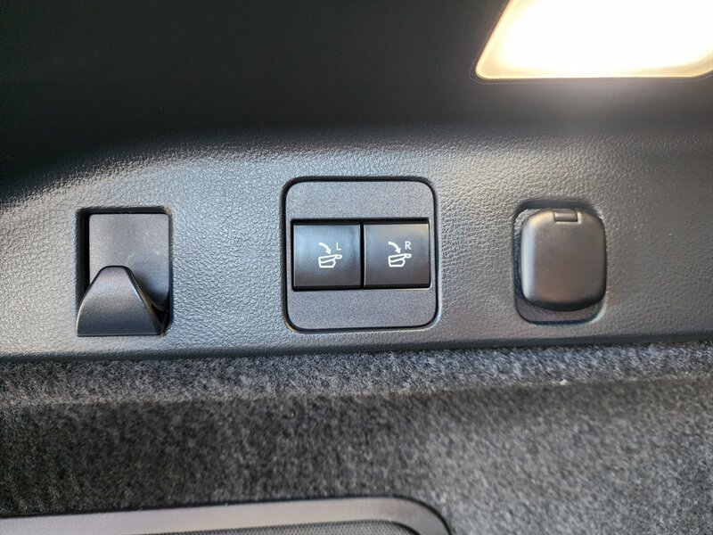Used 2023 Lexus RX 350 Premium w/ Accessory Package AWD/4WD image 16