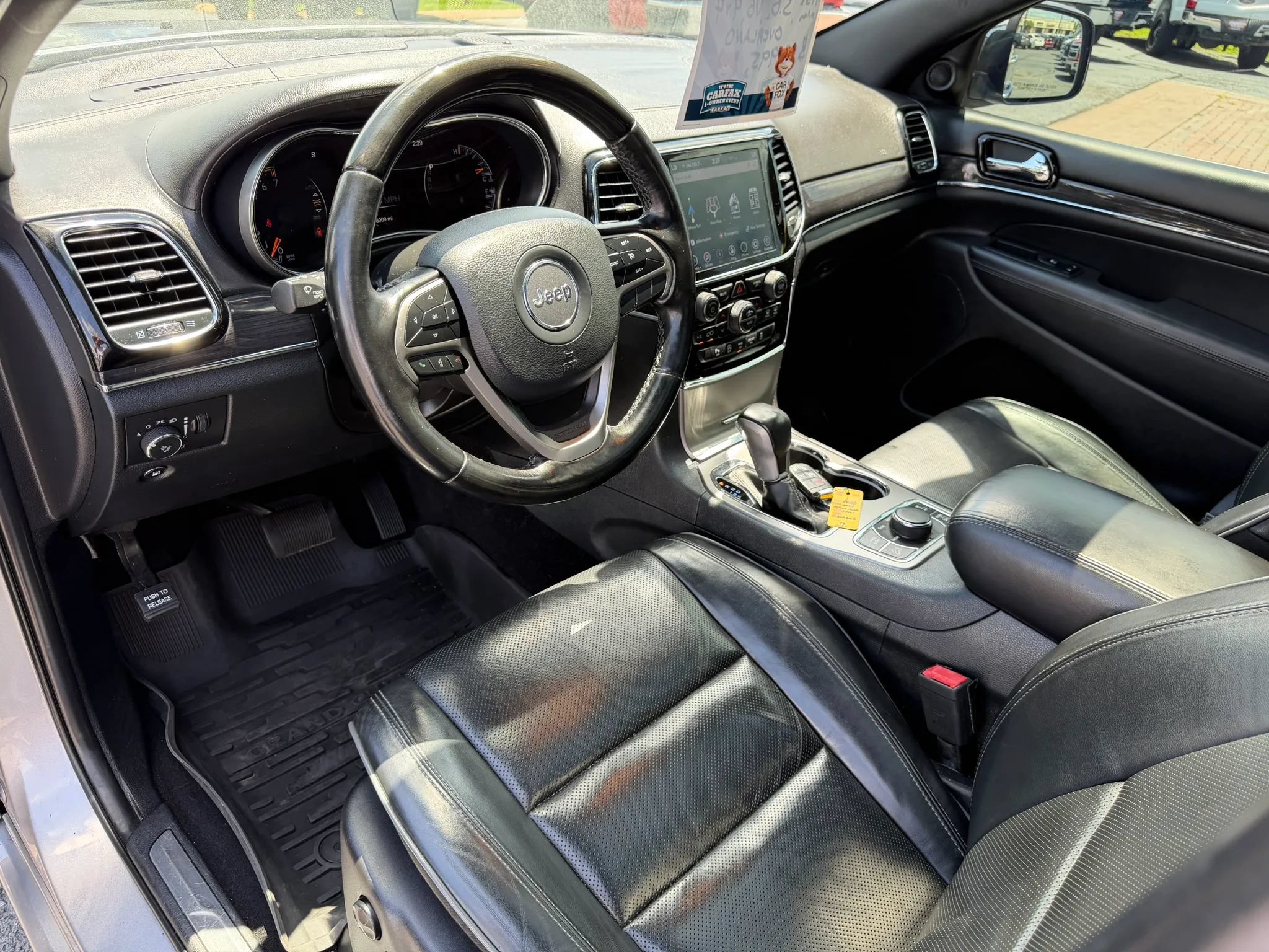 Used 2020 Jeep Grand Cherokee Overland AWD/4WD image 6