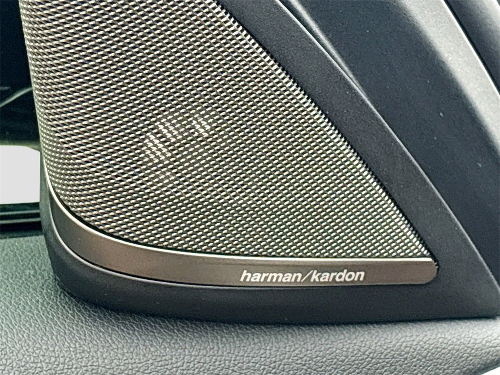 Used 2021 BMW 540i xDrive w/ M Sport Package image 19