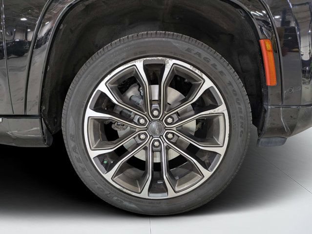 Used 2022 Jeep Grand Wagoneer Series III w/ Rear Seat Video Group 1 AWD/4WD image 10