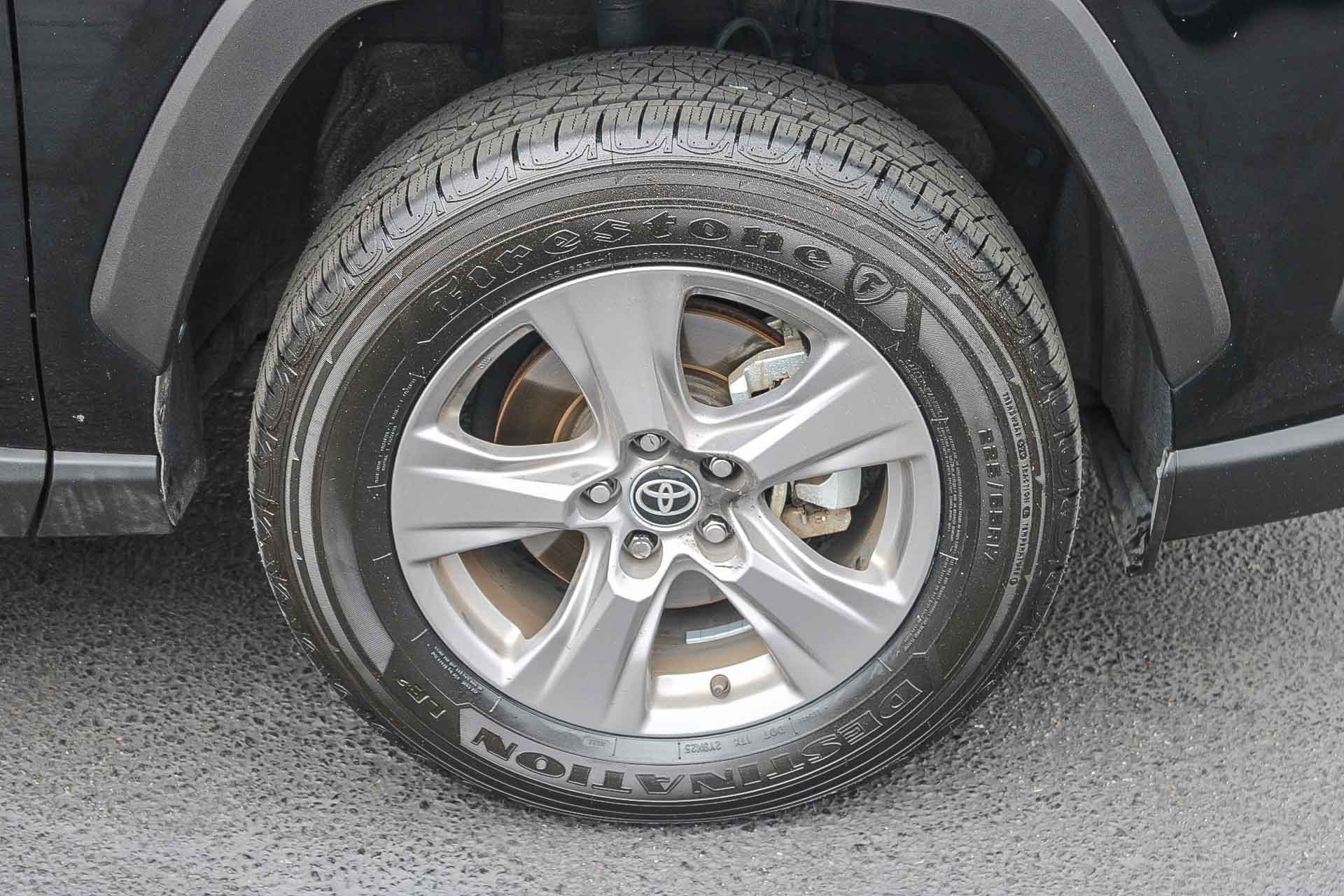 Used 2025 Toyota RAV4 XLE image 11