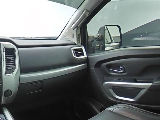 Used 2018 Nissan Titan PRO-4X w/ Pro-4x Convenience Package AWD/4WD image 22