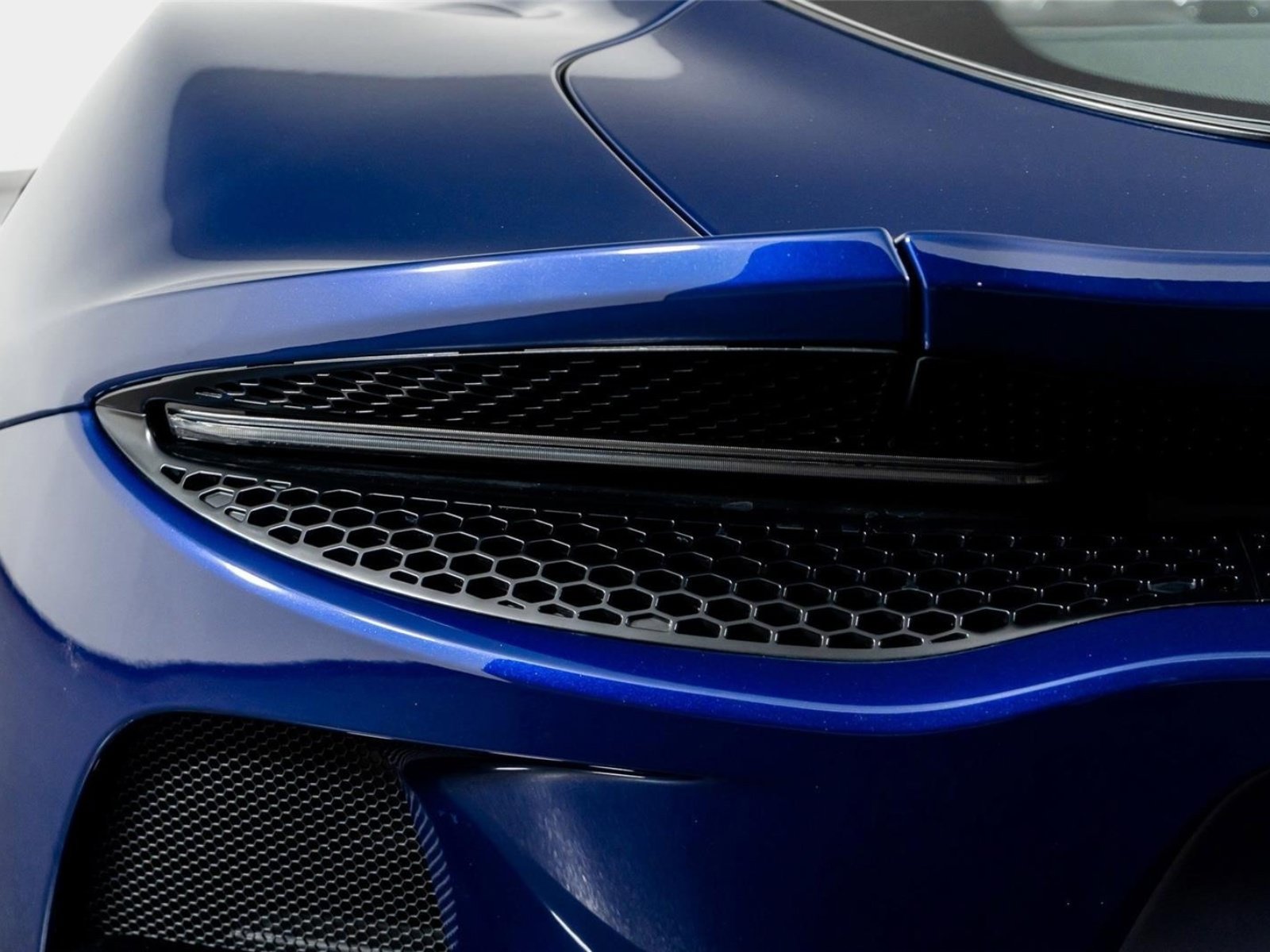 Used 2023 McLaren GT RWD image 12