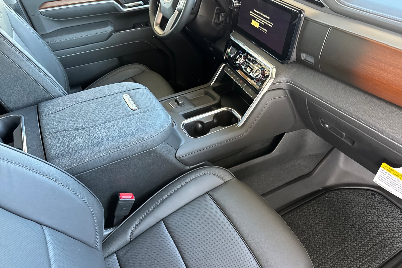 New 2025 GMC Sierra 2500 Denali w/ Denali Reserve Package image 16