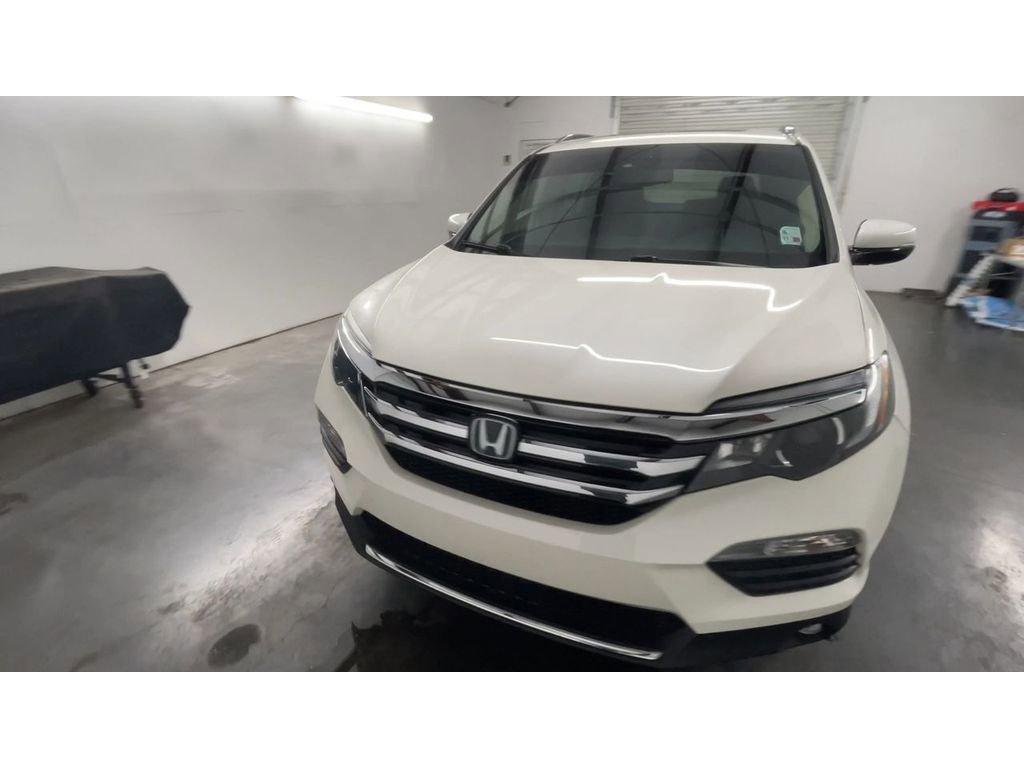 Used 2017 Honda Pilot Touring image 4