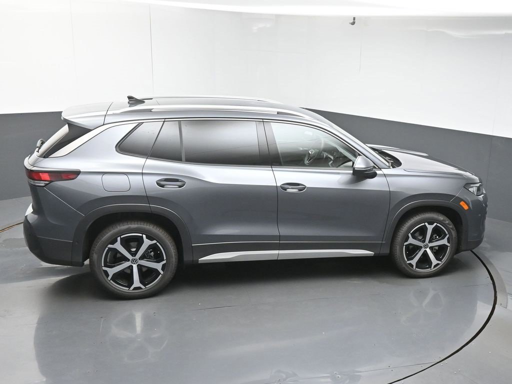 New 2025 Volkswagen Tiguan SE image 52