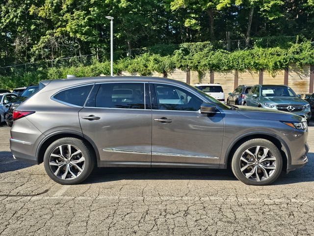 Used 2024 Acura MDX w/ Technology Package FWD image 3