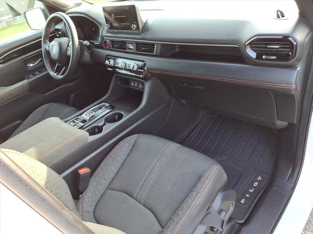 Used 2023 Honda Pilot Sport image 18