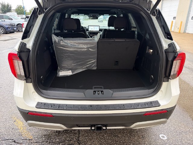 New 2027 Ford Explorer Platinum AWD/4WD image 8