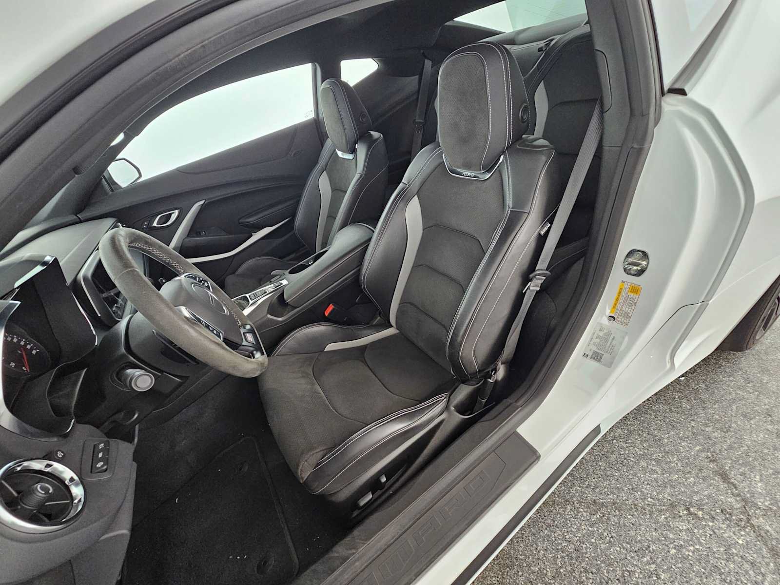 Used 2023 Chevrolet Camaro SS RWD image 23