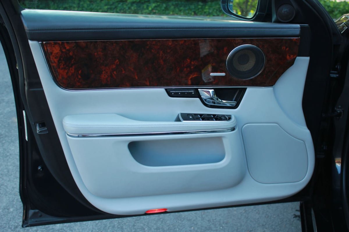 Used 2012 Jaguar XJ RWD image 9