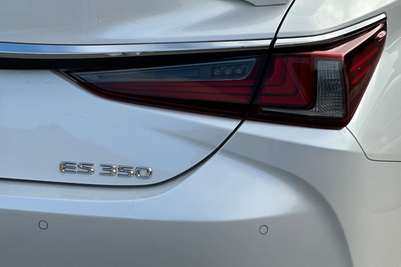 Used 2023 Lexus ES 350 Luxury image 28