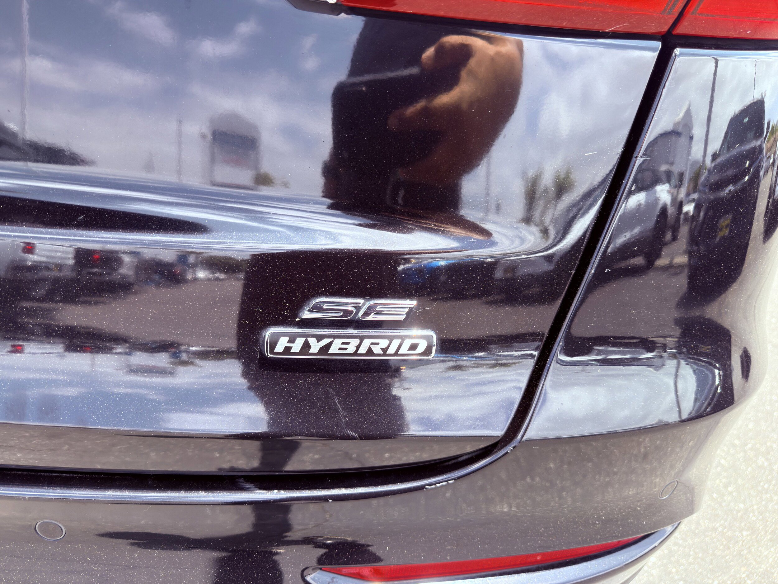 Used 2020 Ford Fusion SE FWD image 40