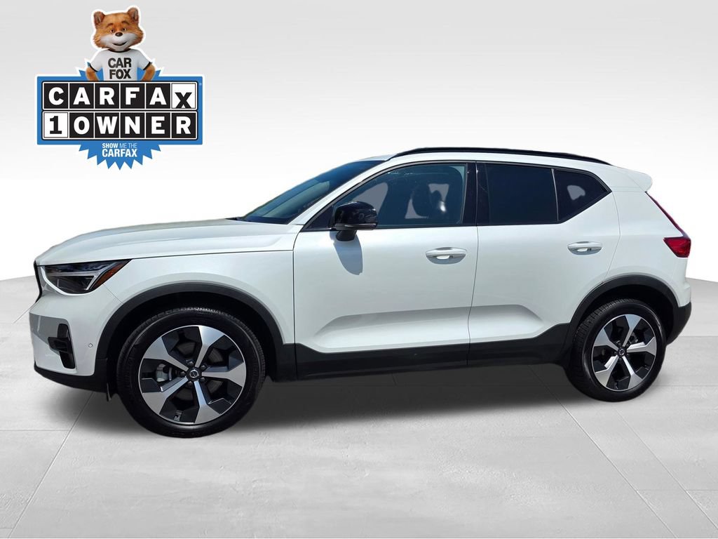Used 2026 Volvo XC40 B5 Plus AWD/4WD image 3