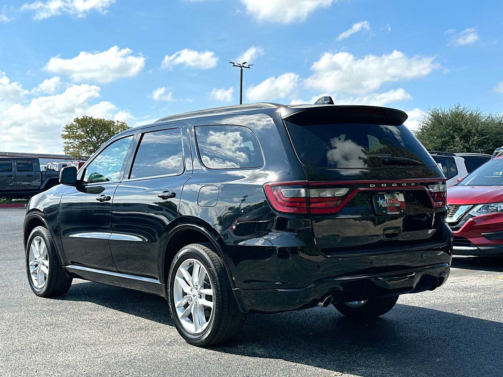Used 2025 Dodge Durango GT AWD/4WD image 13
