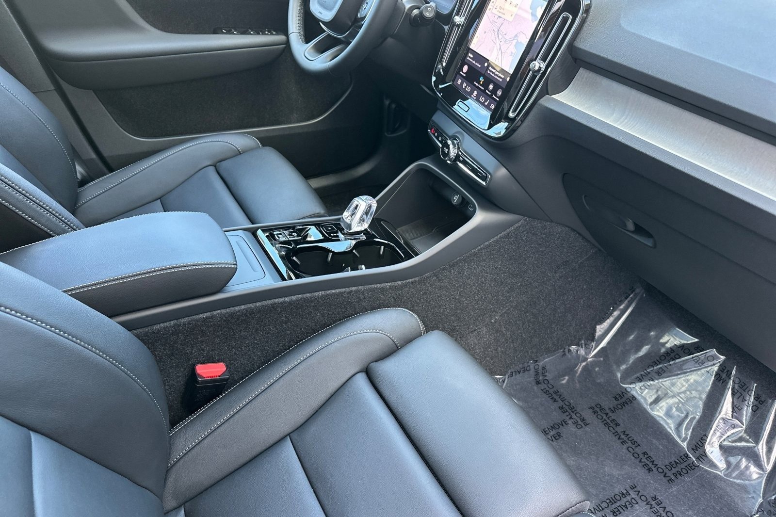 New 2026 Volvo XC40 B5 Ultra w/ Protection Package Premier image 17