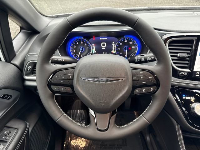 New 2026 Chrysler Pacifica Limited w/ S Appearance Package image 19