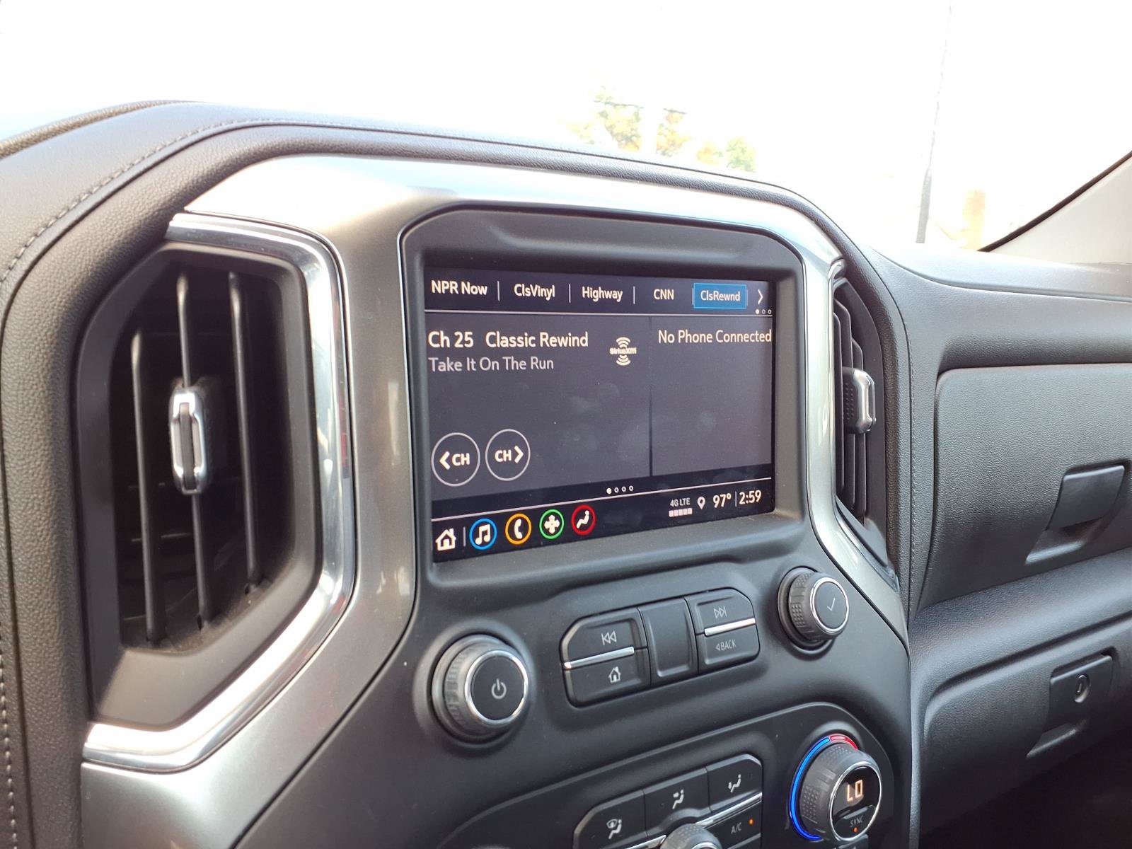 Used 2022 Chevrolet Silverado 2500 LTZ w/ LTZ Convenience Package AWD/4WD image 10