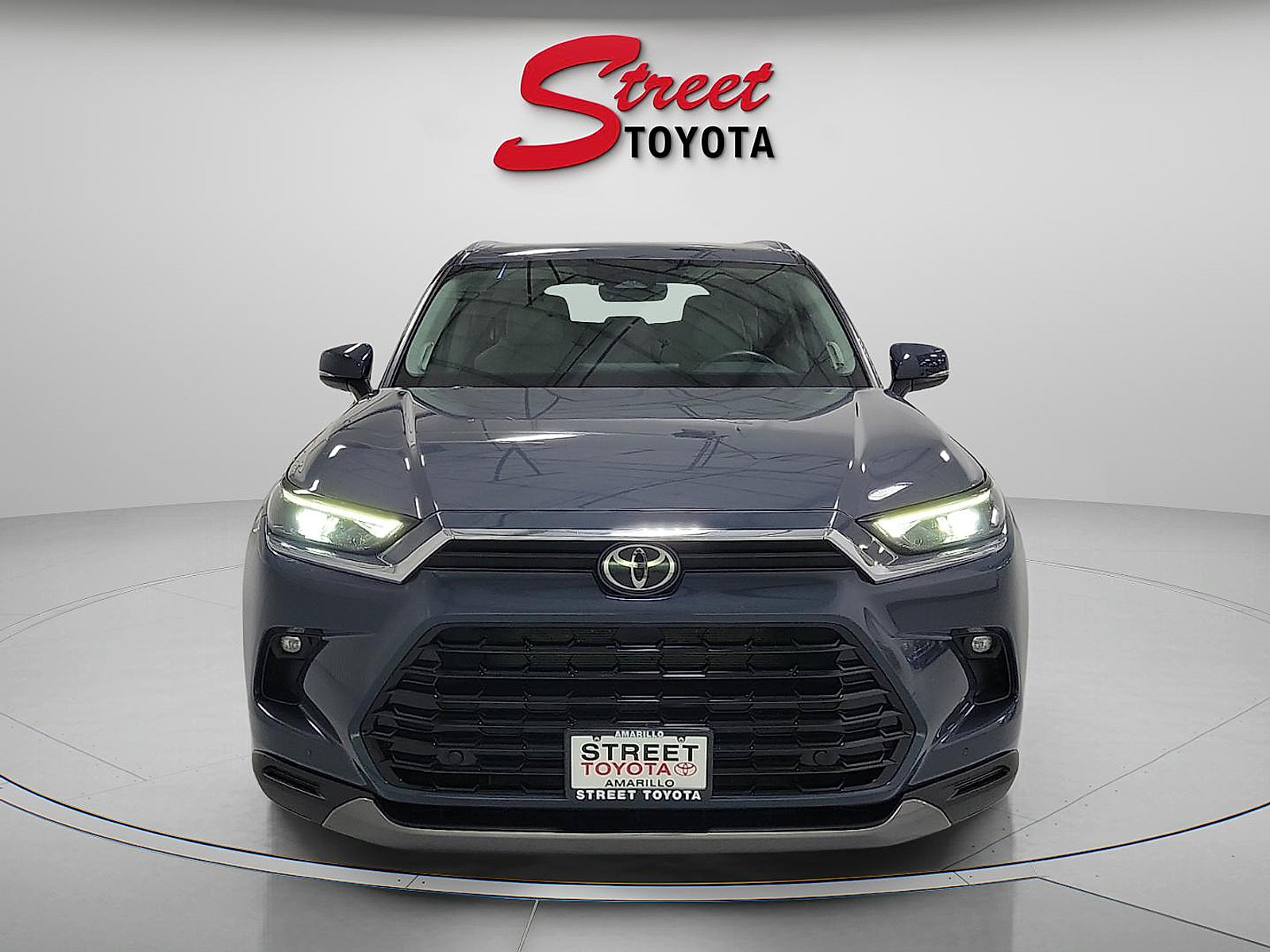 Certified 2024 Toyota Grand Highlander FWD image 6