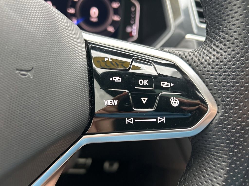 Used 2022 Volkswagen Tiguan SEL R-Line image 28