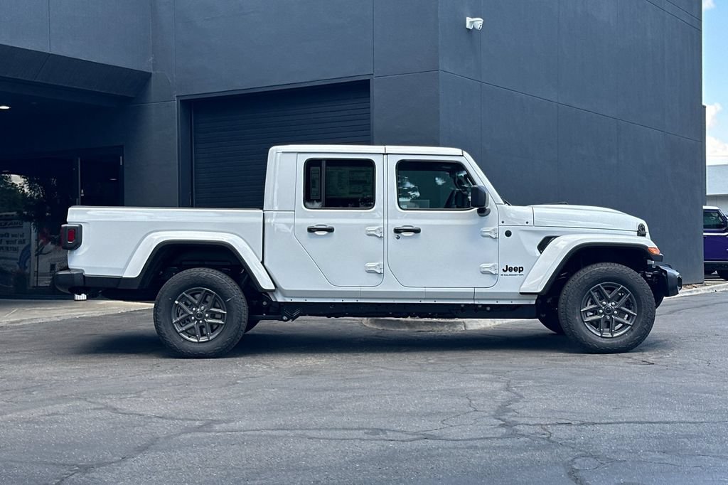 New 2026 Jeep Gladiator Sport AWD/4WD image 3