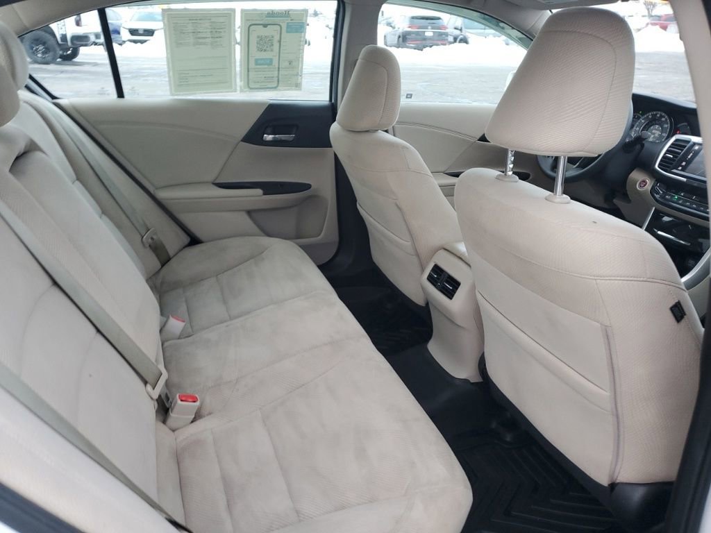 Used 2017 Honda Accord EX image 29
