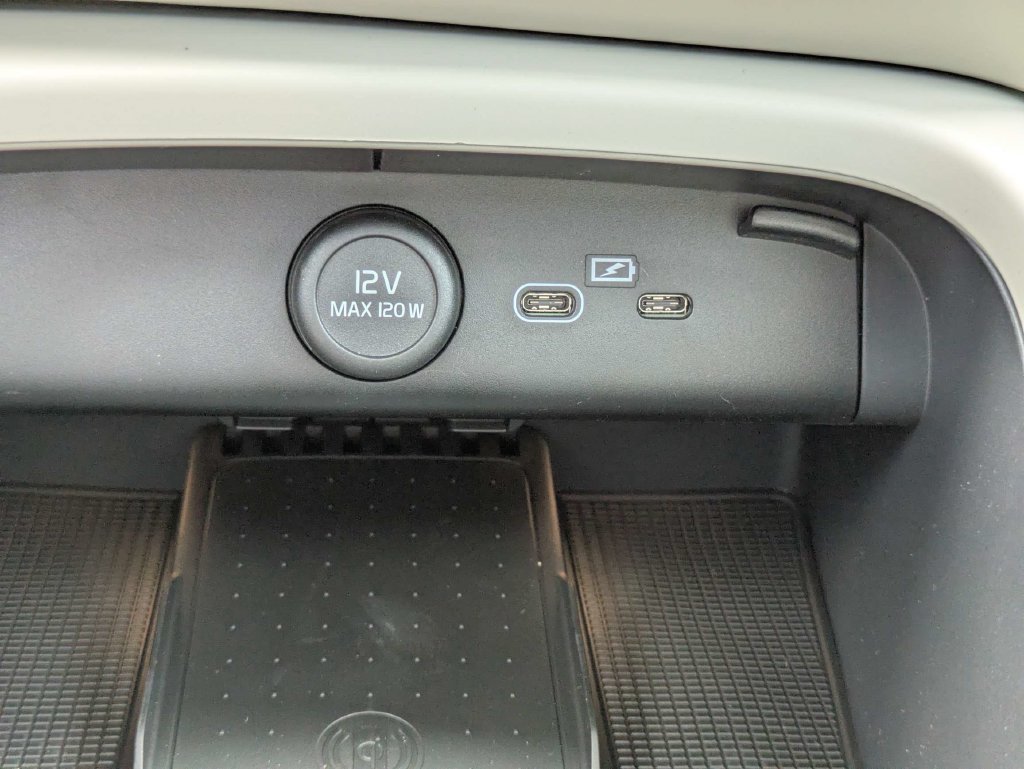New 2026 Volvo XC40 B5 Ultra AWD/4WD image 25